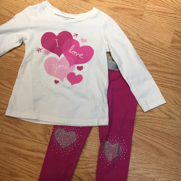 2t Carters Bundle with Valentine’s Day Outfit - Picture 6 of 8